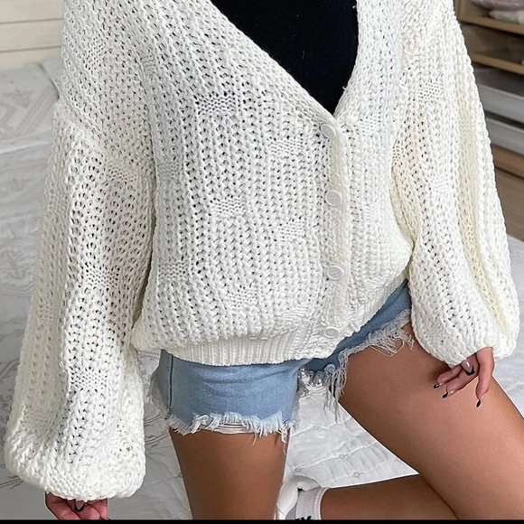 COPY - Lantern Sleeve Yarn Cardigan - Picture 4 of 7